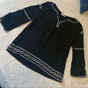 beachlunchlounge Black with White Design, Bohemian Long Sleeve Blouse - Size XS